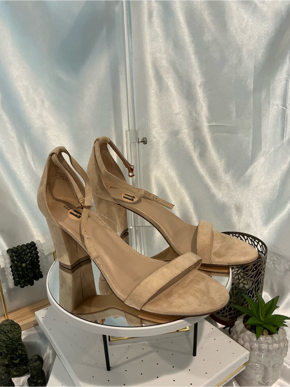 NWOT Cushionaire Women's Tan Suede Block Heel Sandals - Size 11